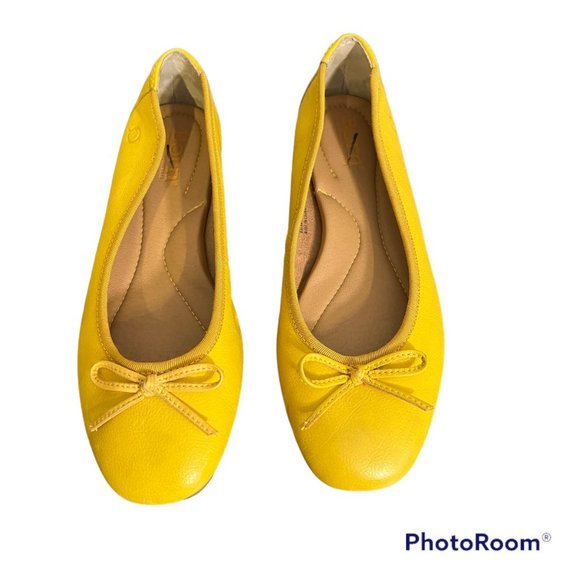 BORN Brin Leather Ballerina Bow Flats in Yellow (6) - Picture 9 of 10